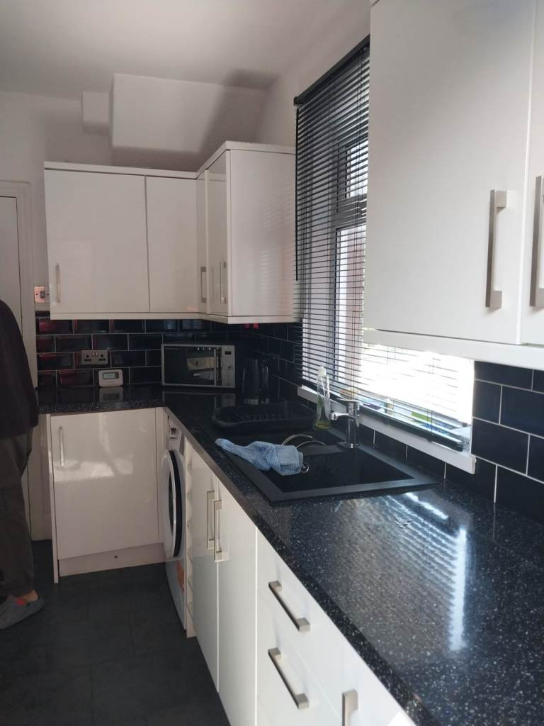 2 Double rooms are available in a 3-bed house at Keswick Rd, Blackpool FY1 5PA
