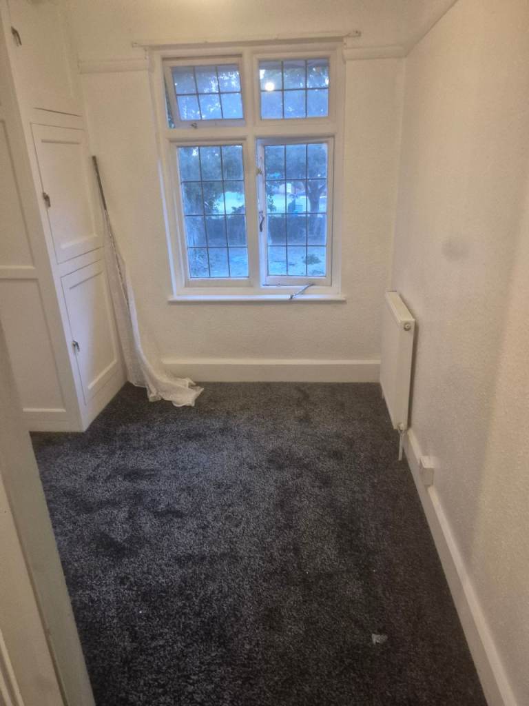 🏡 Spacious 3-Bedroom Family Home in Luton LU3 1QW – Huge Garden + 2 Living Rooms! 🌳✨