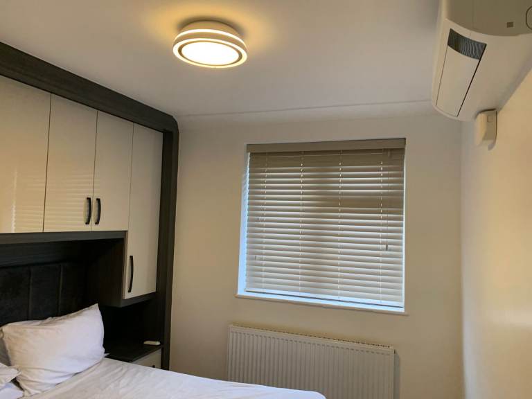 Air-conditioned Double room at Langdon Cres, East ham E6 2PP