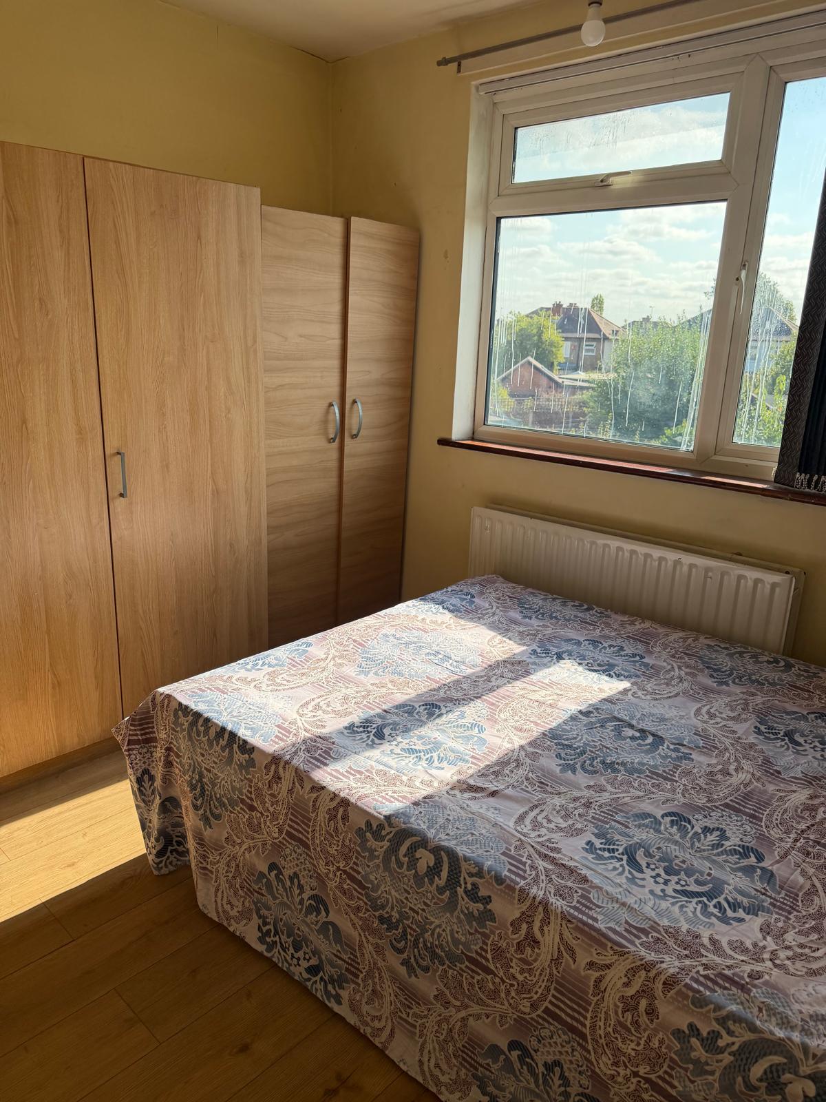 Newly Refurbished Double Rooms to Let – UB4 8DS | Couples Welcome