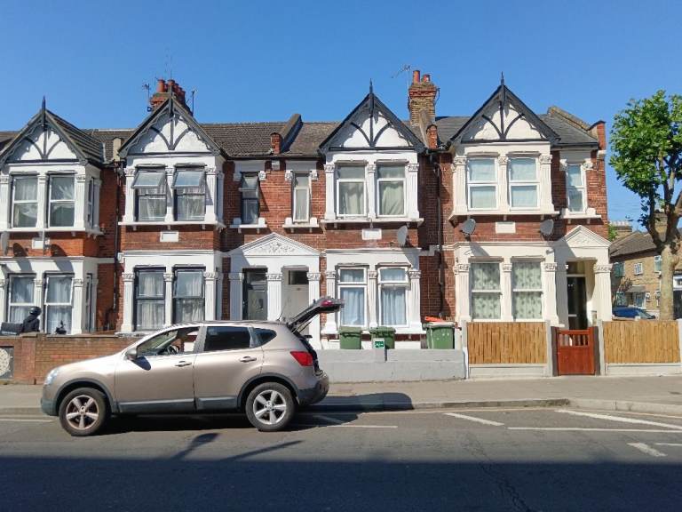 🏠 DOUBLE ROOM TO RENT – GREEN STREET, Plaistow E13 9DA