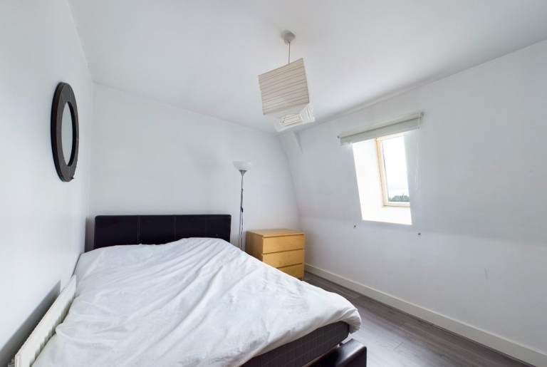 🏙️✨ Luxury 2-Bedroom Furnished Apartment in Birmingham B15 2BG – Park Central | Balcony + Parking! 🚗🌳