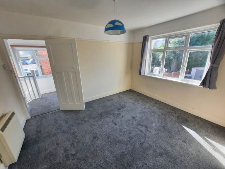 Four Double Bedrooms Detached House with Private Garden, Stourvale Road, BH6 5JB – Unfurnished Bournemouth, Dorset £1,890pm
