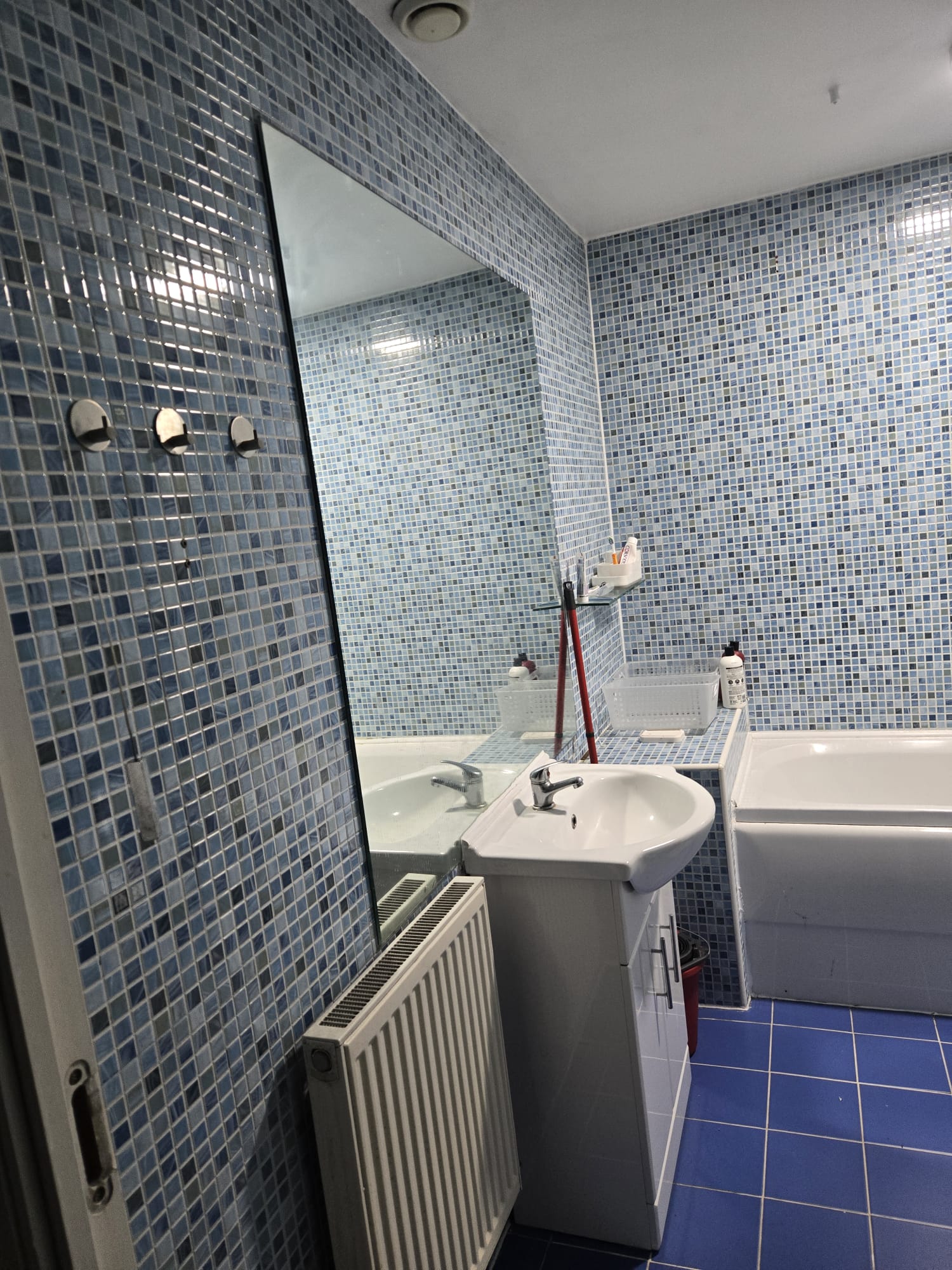 Spacious Modern Room to rent for Professional - Queens rd, Cheetham hill M8 8UQ