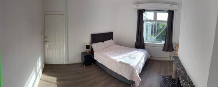 🏡 Spacious Furnished Double Rooms to Rent – Kirkland Avenue, Mansfield NG18 5QP
