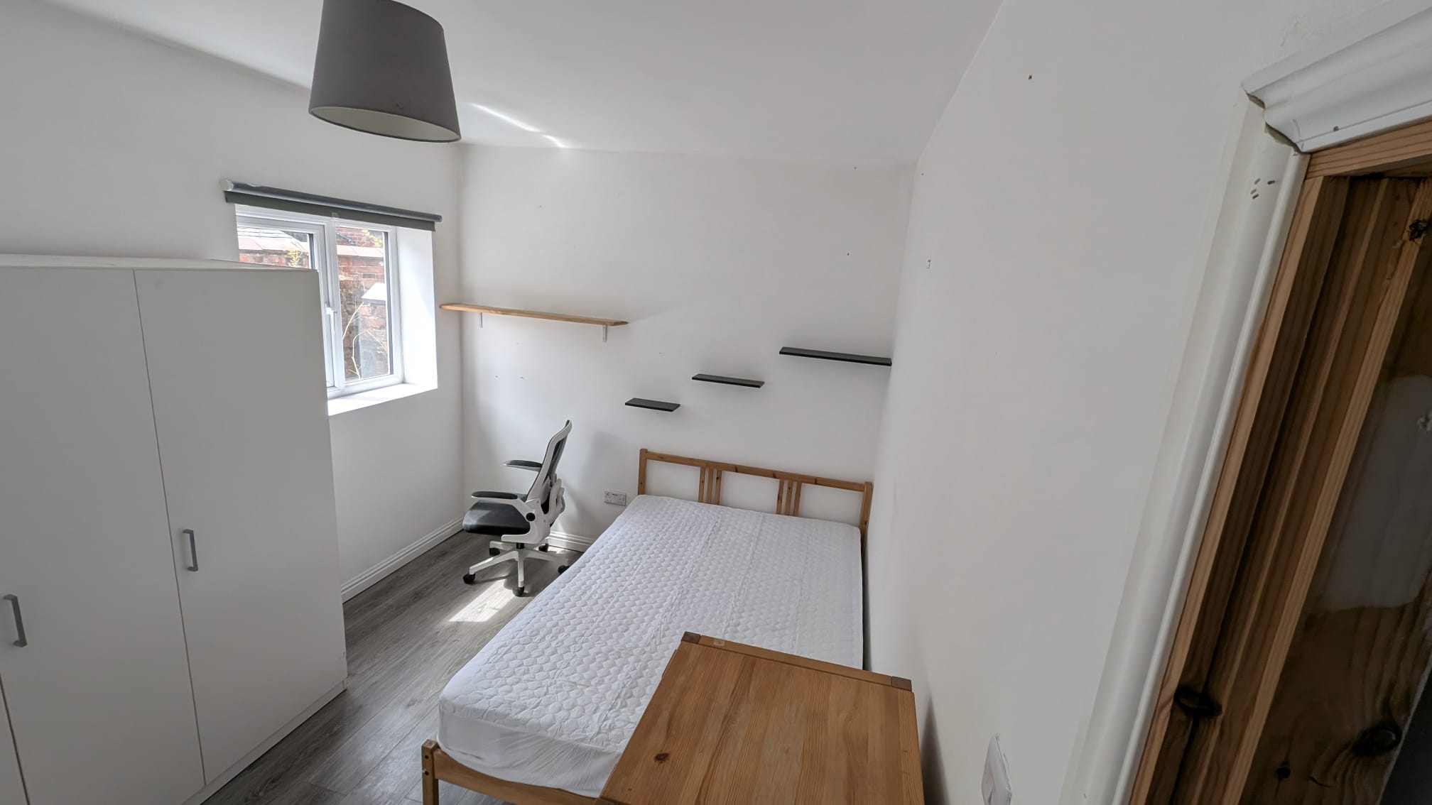 Double room for a female in a 2-bed flat in Rusholme M14 7WB