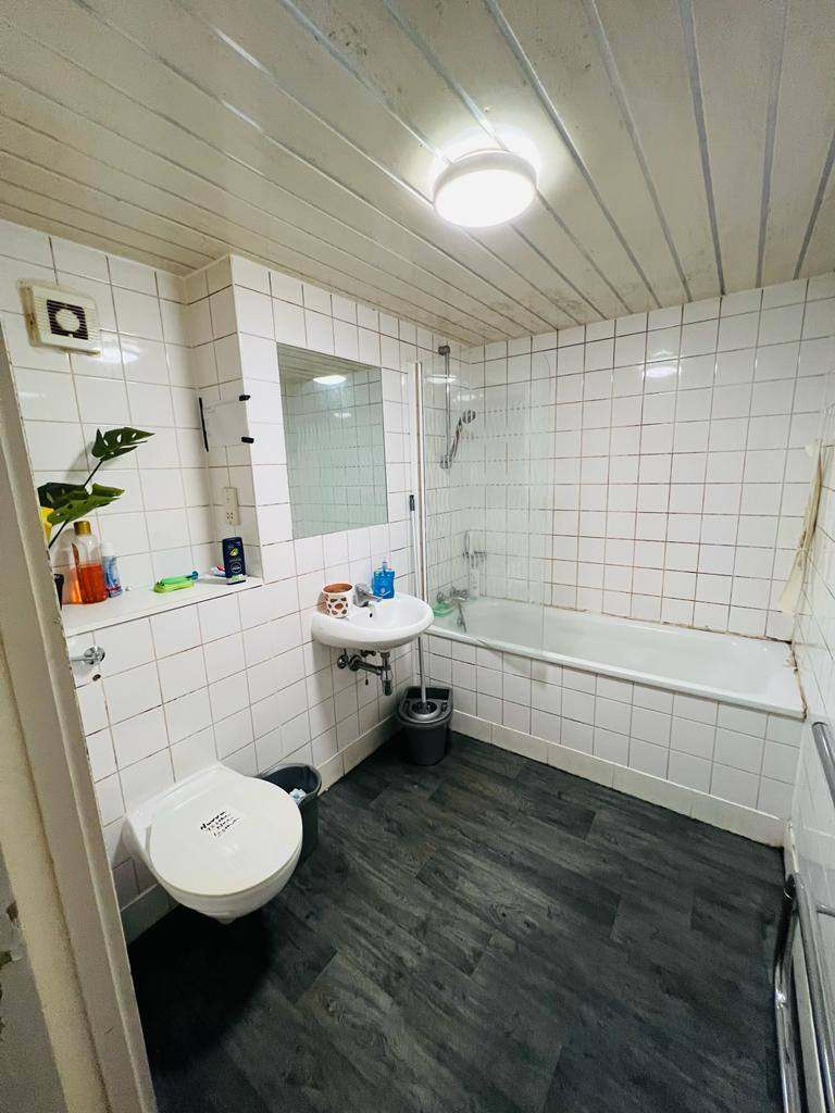 Double Room Available in Trinity Court, (M15 6AR)