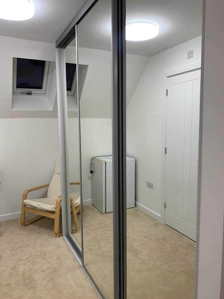Spacious Ensuite Room for Rent – Langley, Maidston ME17