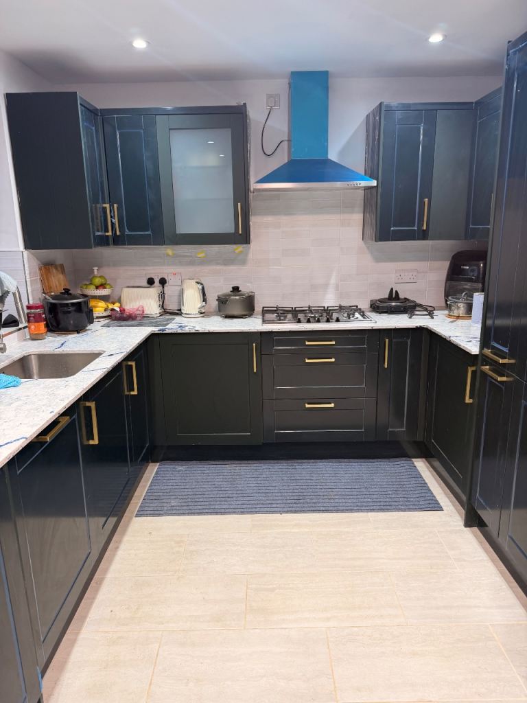 Double room to rent for Muslim Couple at Sheppey rd, Dagenham RM9 4JU