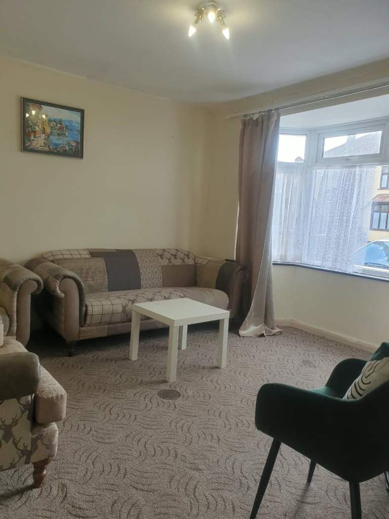 Double room to rent in Lodge Causeway Fishponds BS16 4PW
