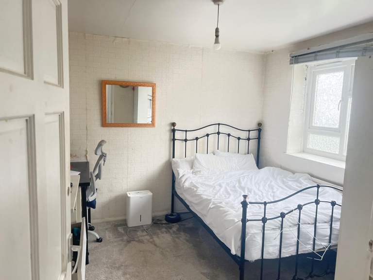 Furnished Double Room Near Elizabeth Line & Overground (E12 6UA)
