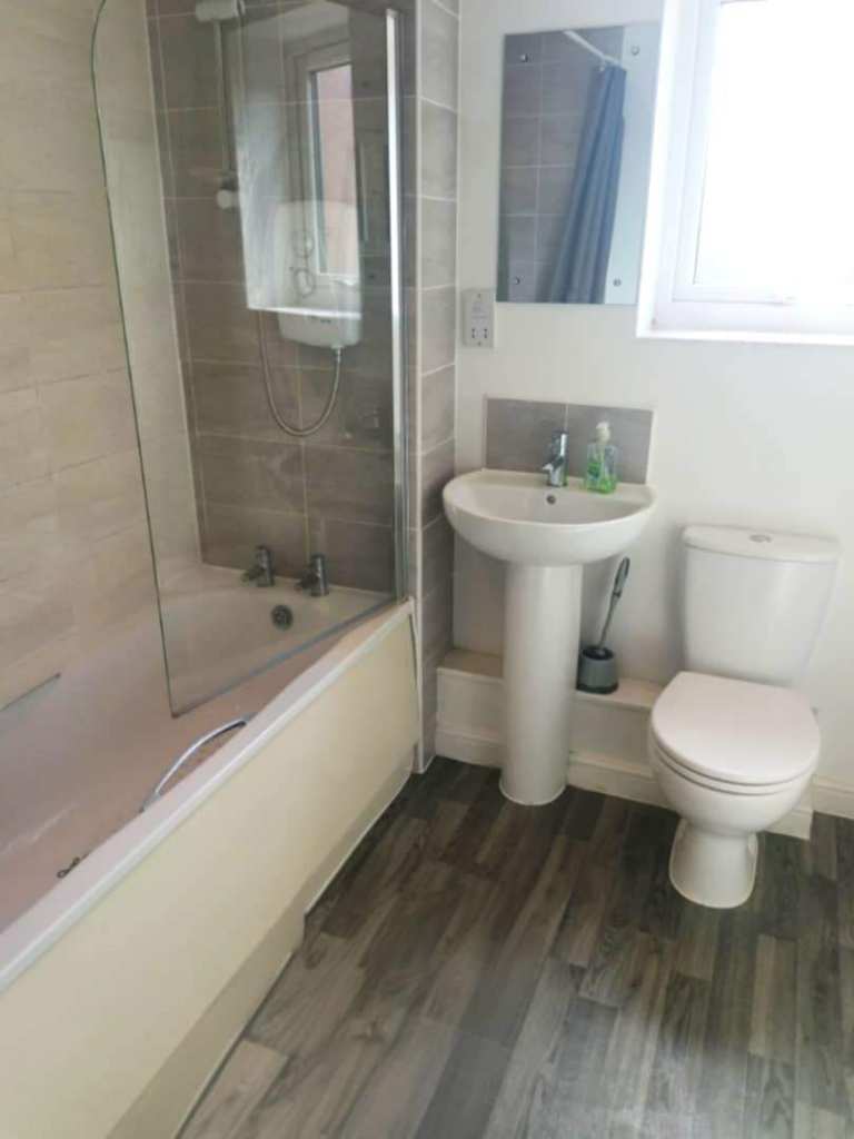 🏡✨ Furnished Single Room in Clayton M11 4XB – £480 pcm | Tram, Bus & Shops Nearby!