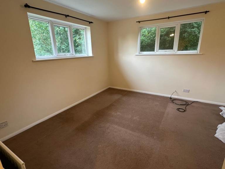 🏡 Newly Refurbished Double Room in Milton Keynes, MK13 7NB | £600 PCM | Students & Professionals Welcome