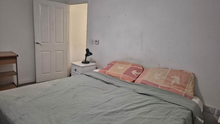 Large Double Room (CB4)