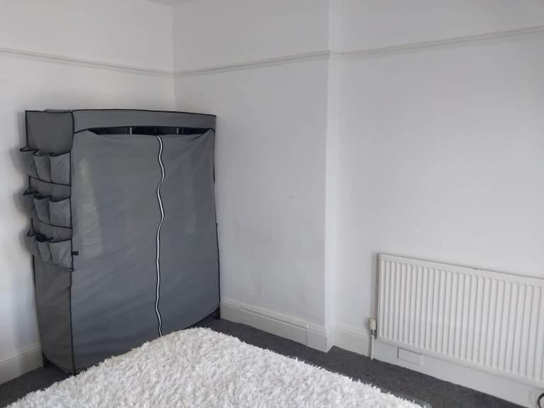 2 Double rooms are available in a 3-bed house at Keswick Rd, Blackpool FY1 5PA