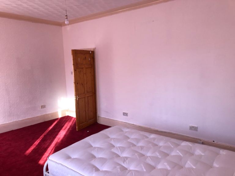 🏡 Double Room to Rent in Newport, NP20 4HL