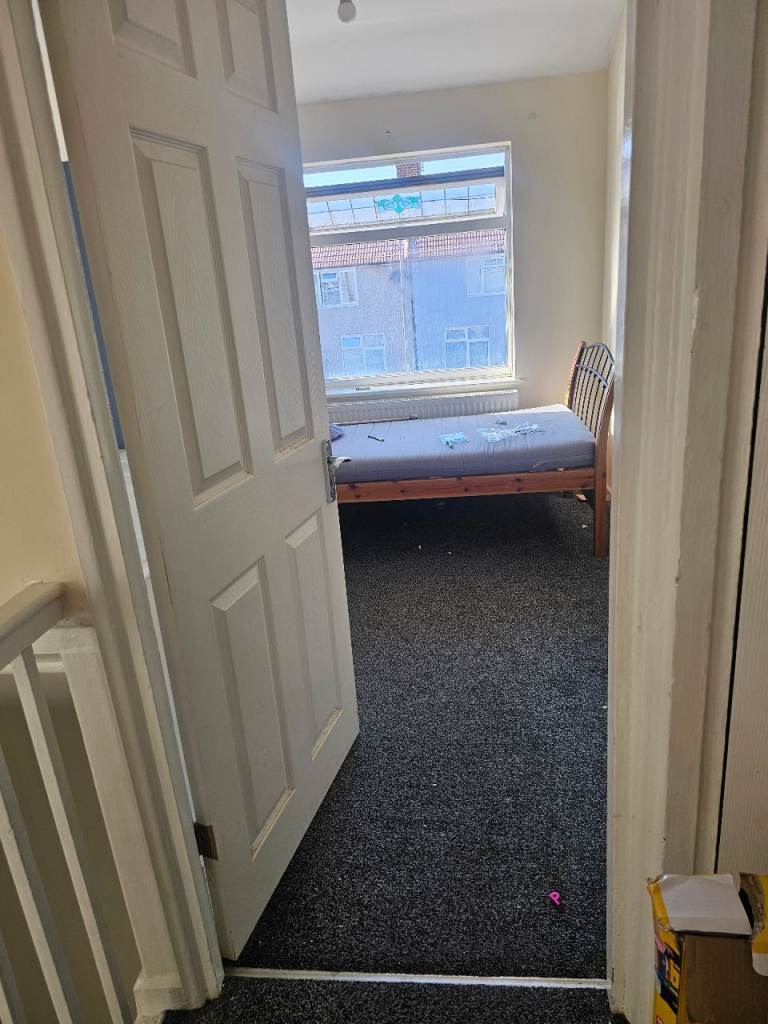Good size single room to let inclusive bills in Dagenham (RM9 5UL)