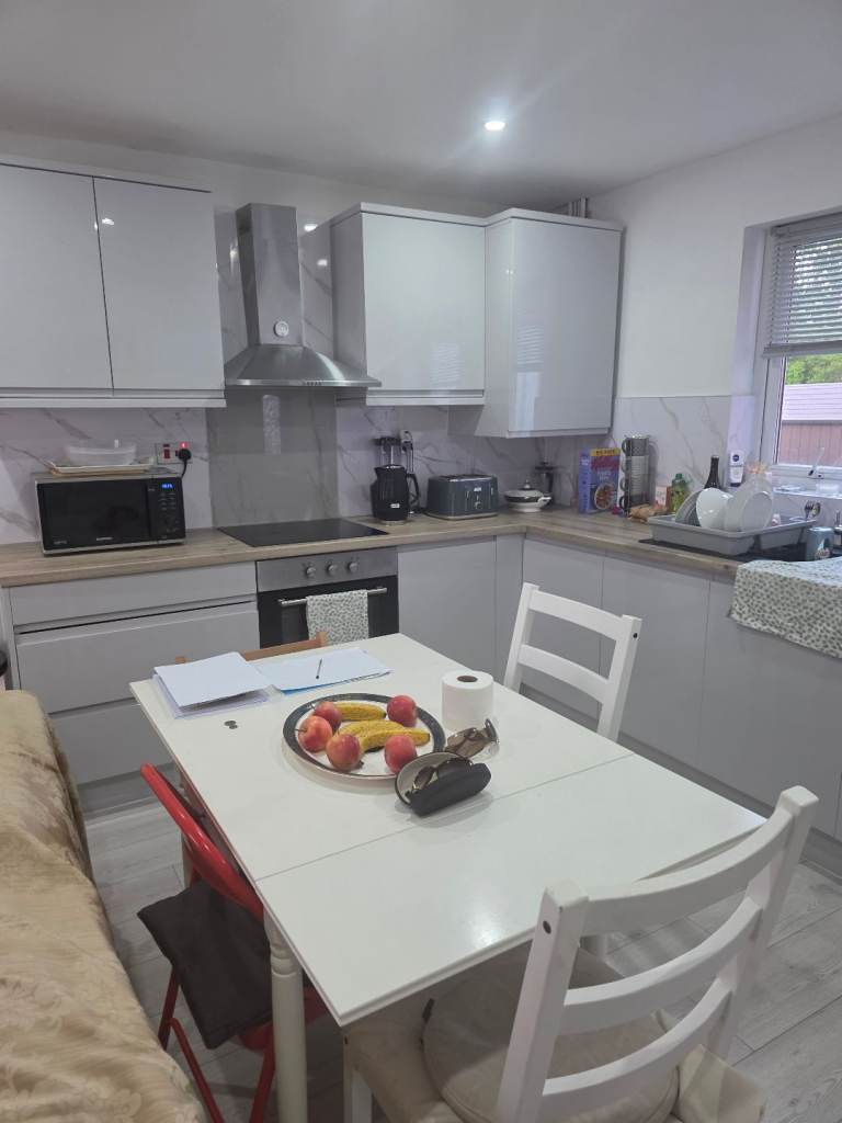Spacious double room available for rent Sandwell, West Midlands £700pm@B65 9QN