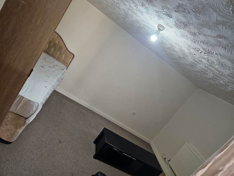 A Studio Room with BILLS INCLUSIVE in Oldham (OL9 7QY)