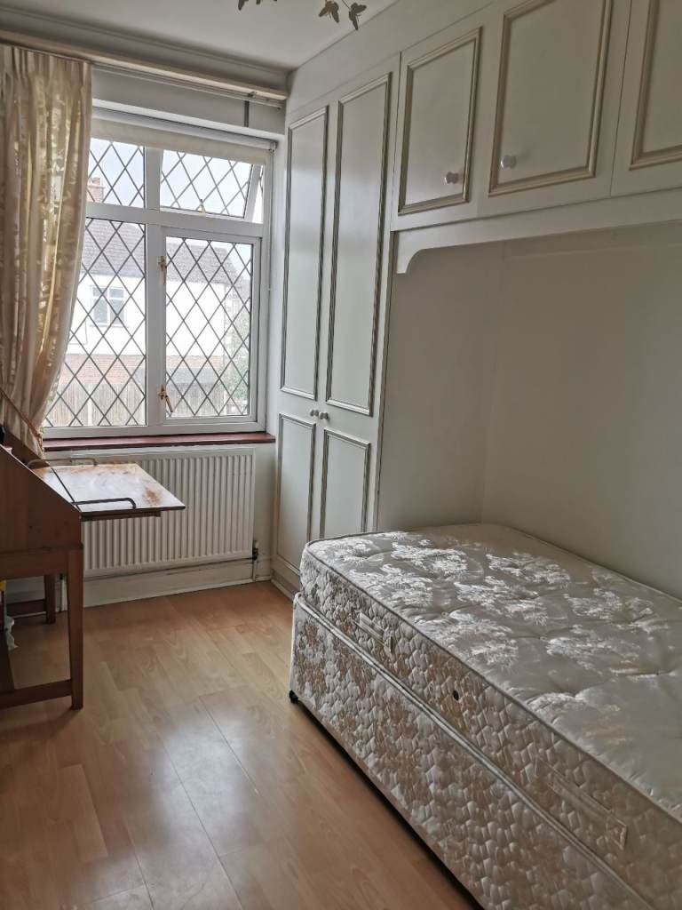 A single room to rent Harrow, London £600pm@HA3 8EY