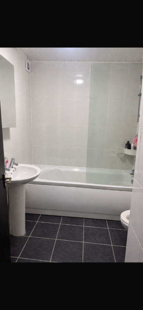 🏡✨ 2-Bedroom Ground Floor Flat in Luton LU3 2LL – Garden + Parking | £1,200 pcm!
