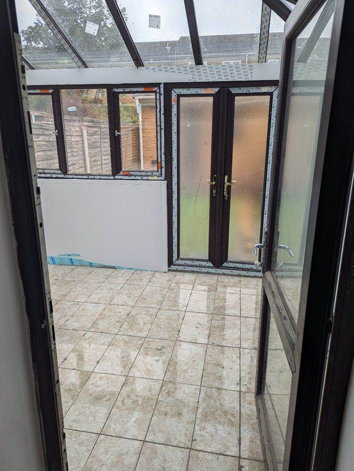 2 BED WITH 2 TOILETS , PARKING AND GARDEN NEAR ROMFORD STATION INCLUDING BILLS (RM1 2TB)