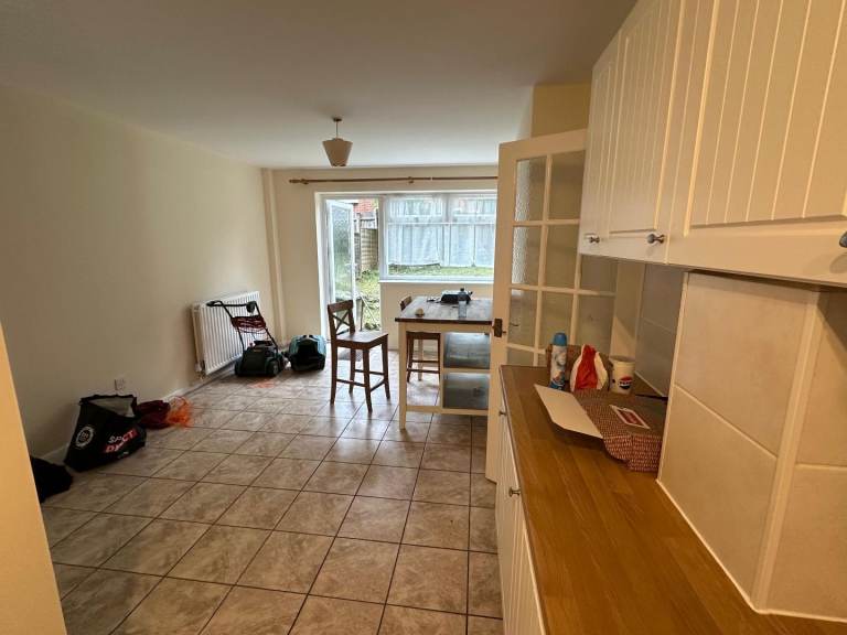🏡 Newly Refurbished Double Room in Milton Keynes, MK13 7NB | £600 PCM | Students & Professionals Welcome