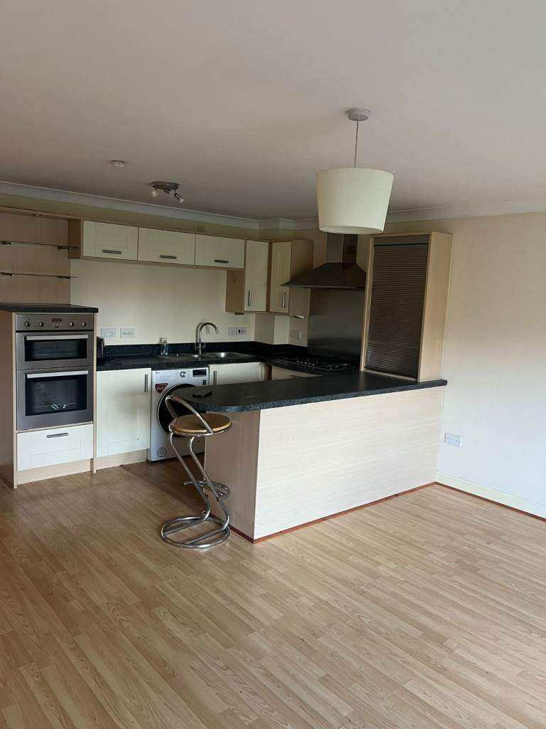 2 Bedroom Flat For Rent at Craigs court, Anniesland (G13 2US)