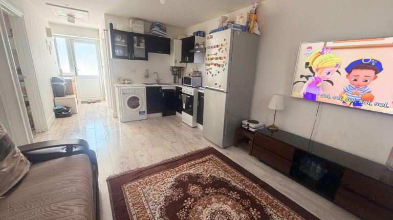 Spacious 2-Bedroom Apartment for Rent – £2,000 PCM (Bills Included) Dagenham, London(RM10 8BB)