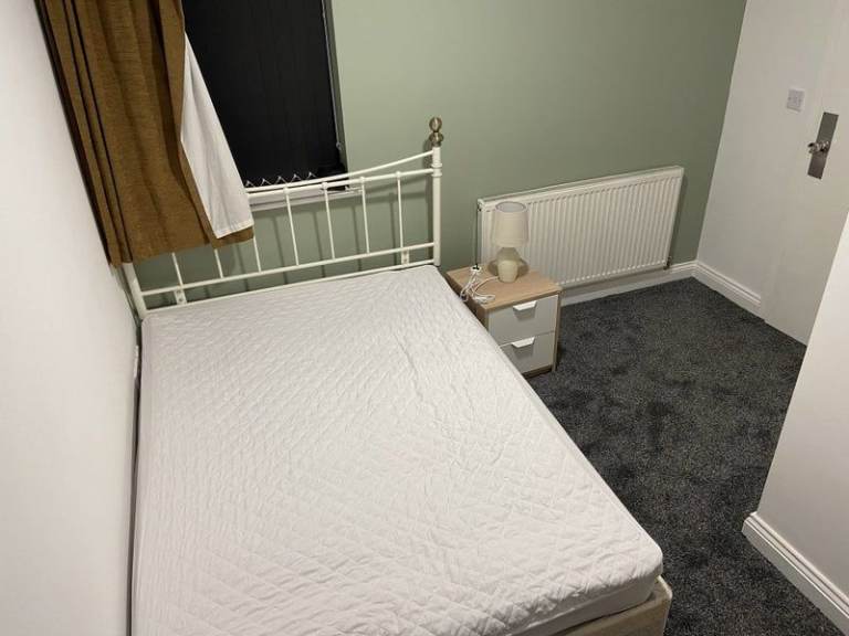 🏡 Spacious Fully Furnished Double Room to Rent | All Bills Included | Narborough Road, Leicester LE3 1AX