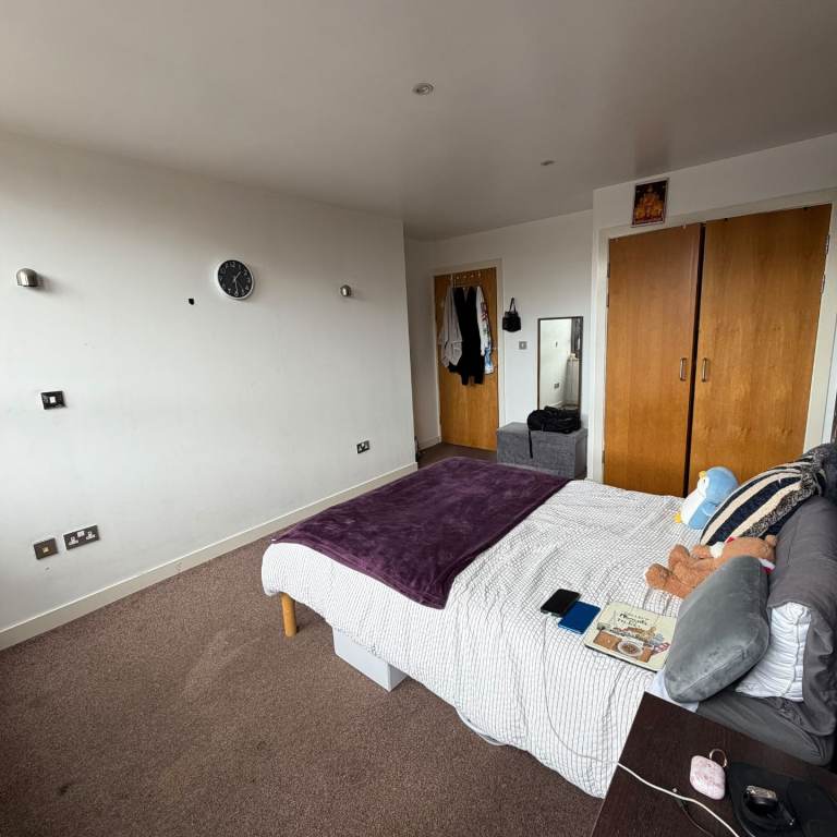 🏙️ Fantastic Fully Furnished 2-Bedroom Apartment with Secure Parking | Metropolitan Apartments, Leicester City Centre | LE1 3RF