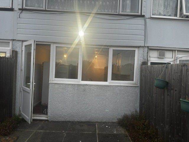 4 bed house For Rent in Mitcham CR4 1JX