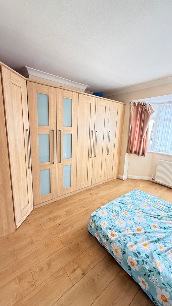 1 Single 1 double Room to Rent at Rowan avenue, Hove BN3 7JH
