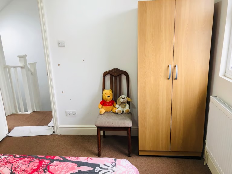 Well maintain house share rooms available