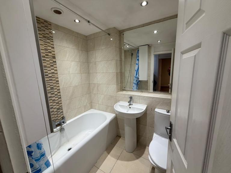 One Bedroom Maisonette Available for rent (UB8 2PZ)