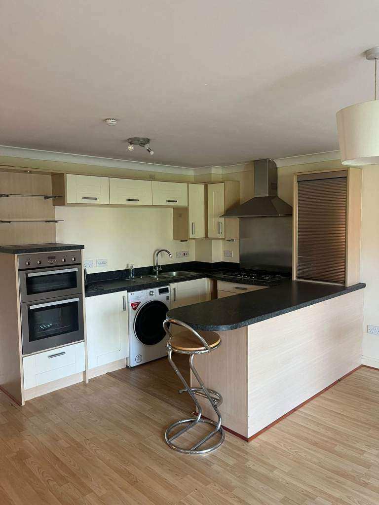 2 Bedroom Flat For Rent at Craigs court, Anniesland (G13 2US)