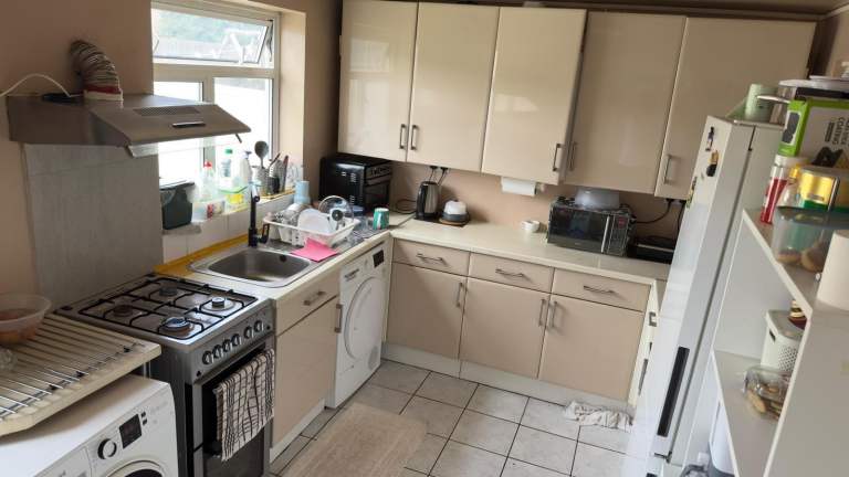 Single room (TW4 5ED)
