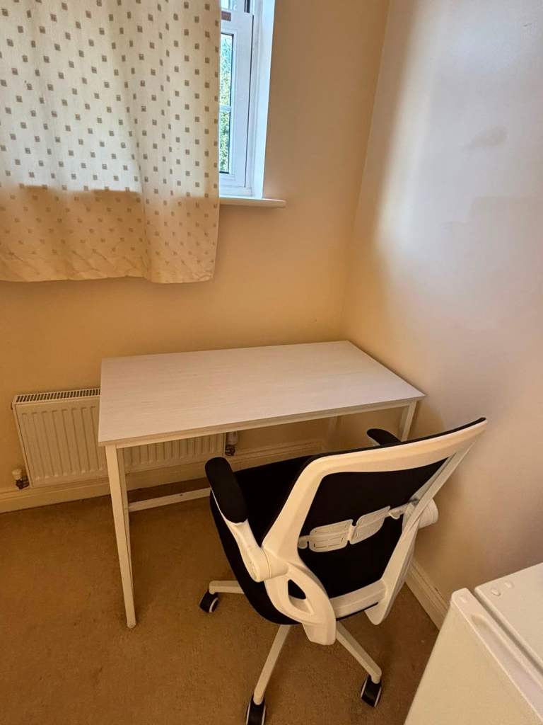Furnished ensuite and another Bedroom Available Near Maidstone Hospital (ME16)