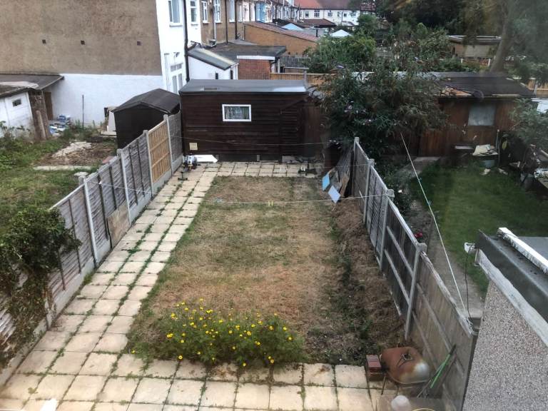 Good Sized Double room in Gants Hill (Central line) (IG2 6TP)