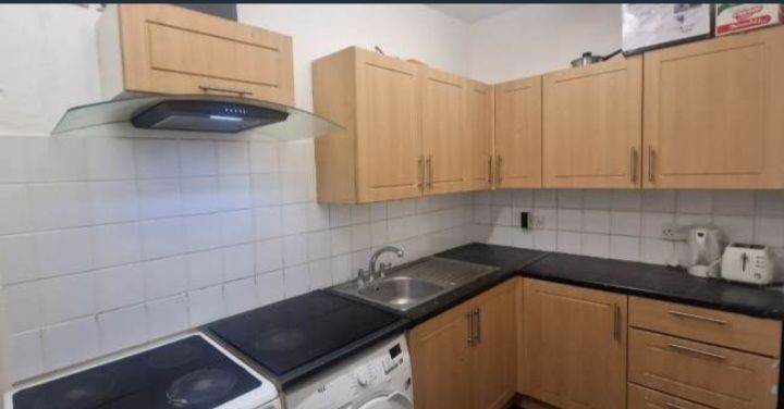 🏡 Furnished Ground-Floor Studio Flat in Dagenham, RM9 6AJ | £950 PCM | All Bills Inclusive
