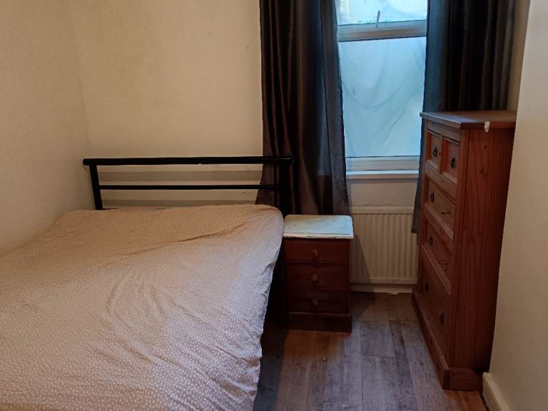 🏠 DOUBLE ROOM TO RENT – GREEN STREET, Plaistow E13 9DA