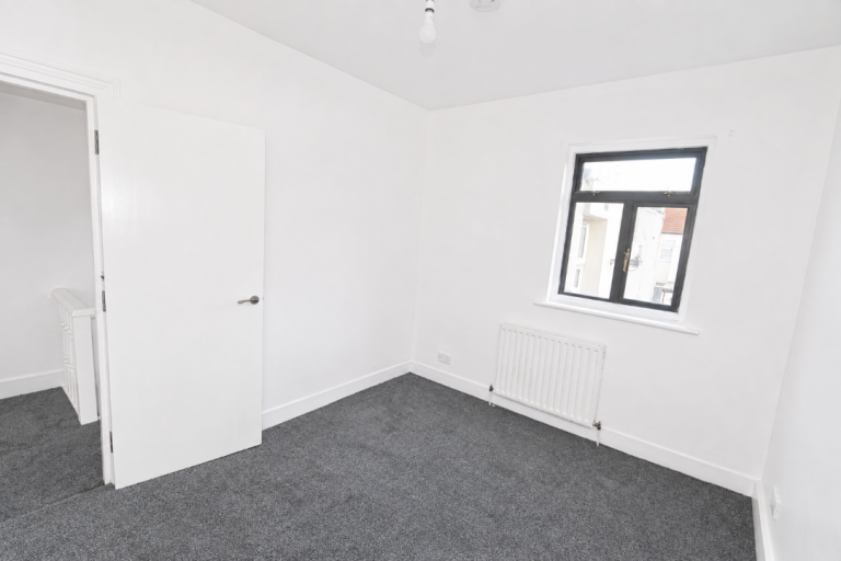 4 Bed Terraced House, stamford rd, East Ham (E6 1LP)