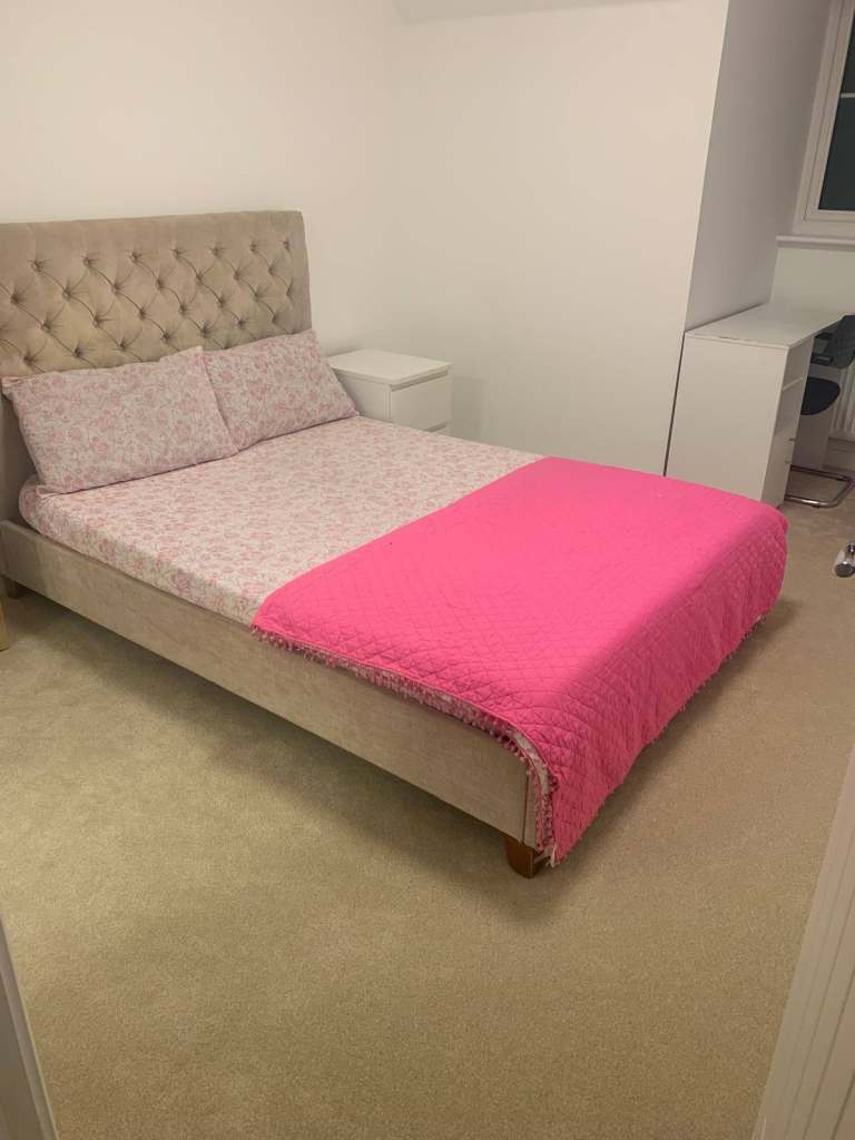 Spacious Ensuite Room for Rent – Langley, Maidston ME17