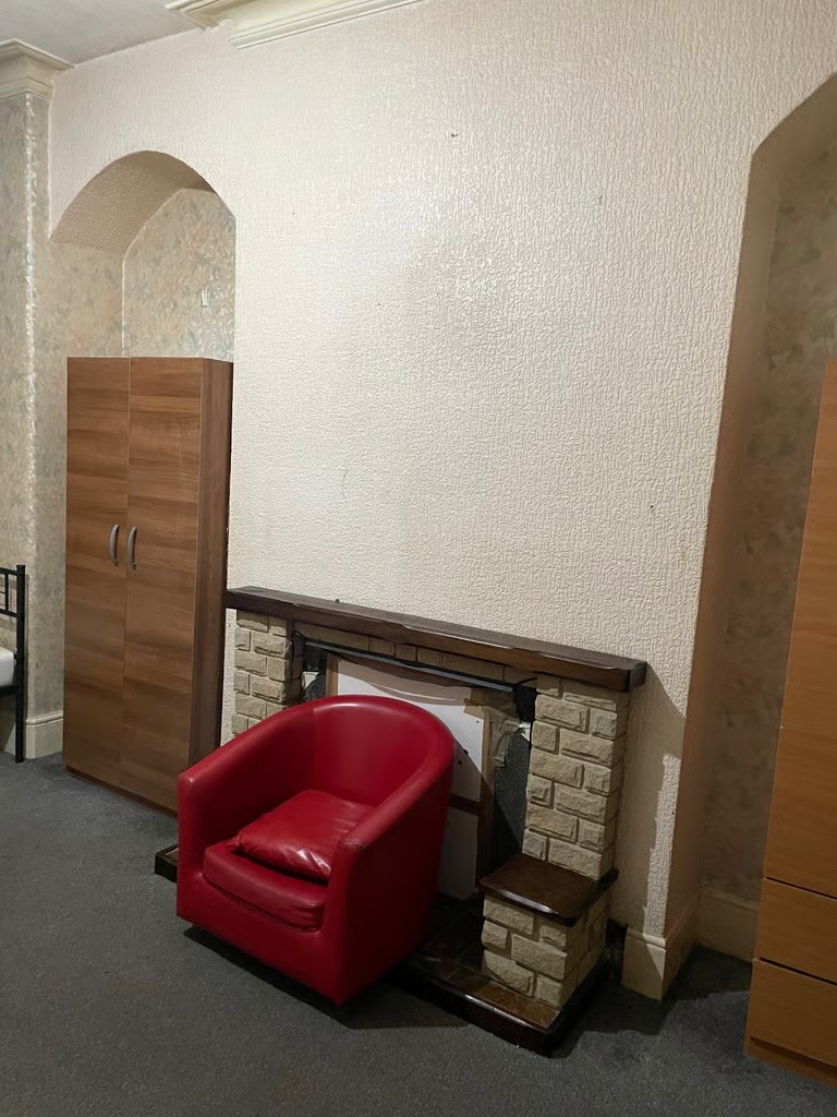 Single room to let