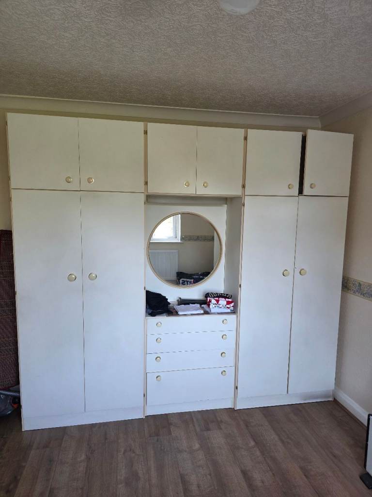 🏡 Spacious Master Bedroom in Gants Hill, IG5 0JA | £850 PCM | Available Now