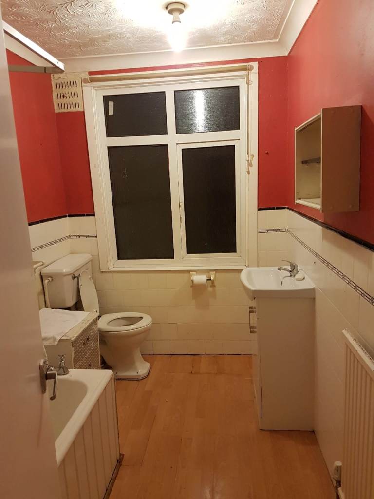 Spacious Two bedroom En-terraced house to let - Chatham ME4