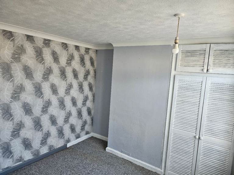 Spacious Two bedroom En-terraced house to let - Chatham ME4