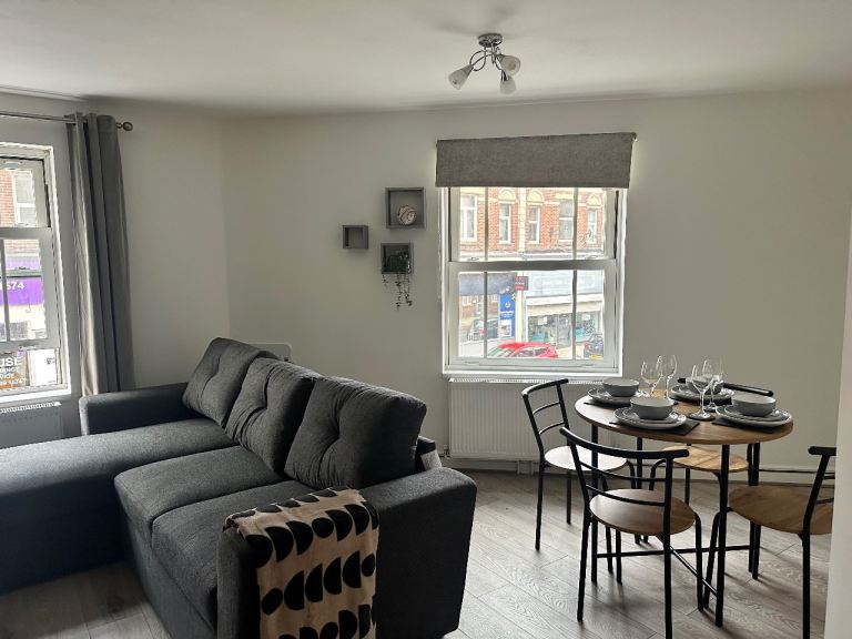 2-BEDROOM FLAT TO RENT – SOUTHSEA, PORTSMOUTH PO5 3DG 🌊