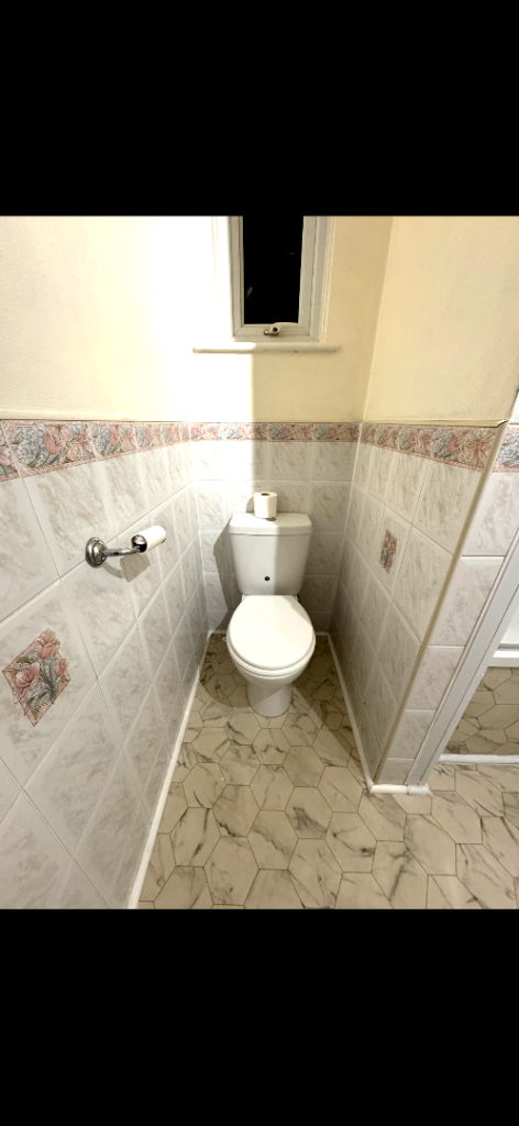 Big sized room available in hornchurch Hornchurch, London £800pm (RM12 6QB)
