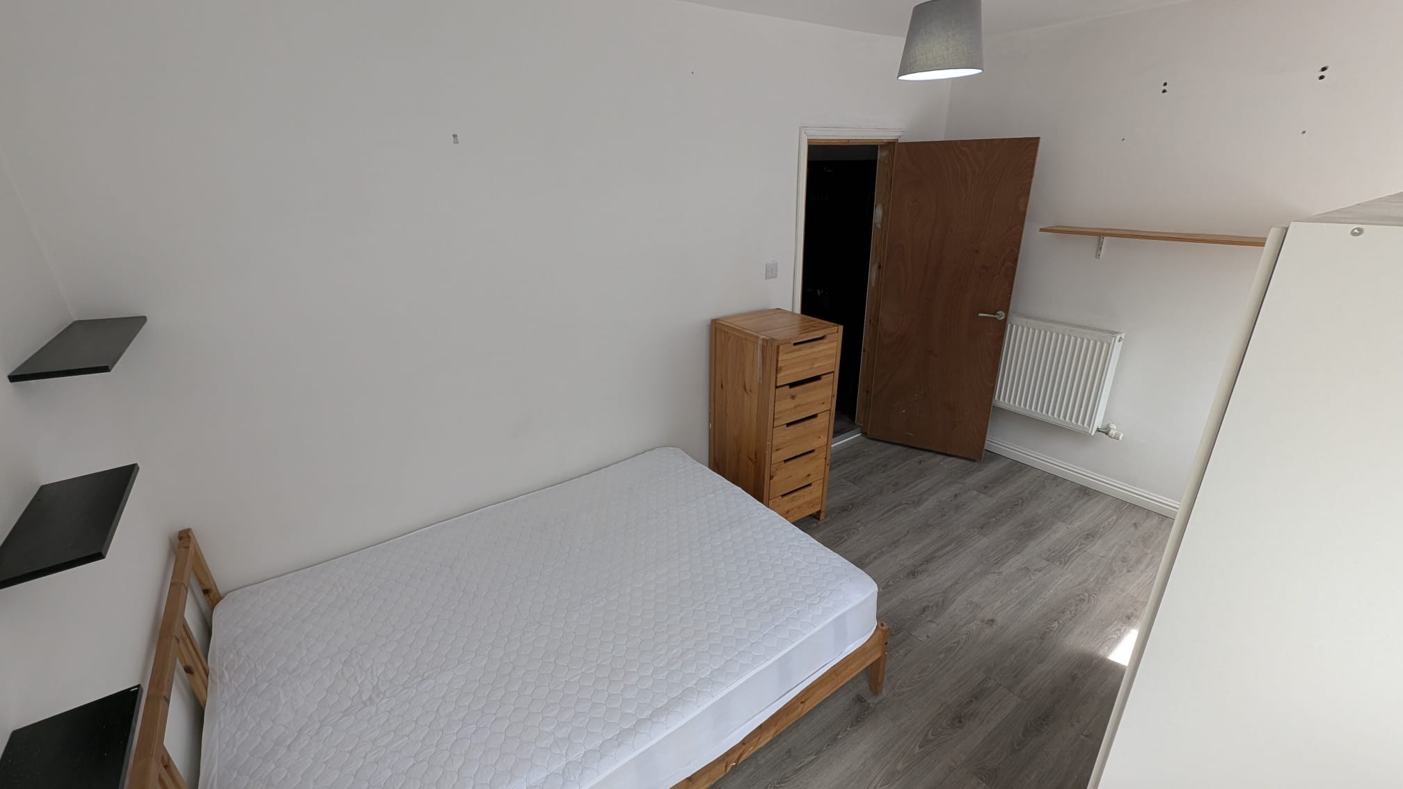 Double room for a female in a 2-bed flat in Rusholme M14 7WB